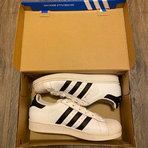 wmns adidas superstars